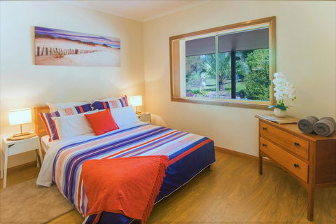 32 Zachary Drive Farm Stay Iconic Water Views - Holiday Adelaide 2