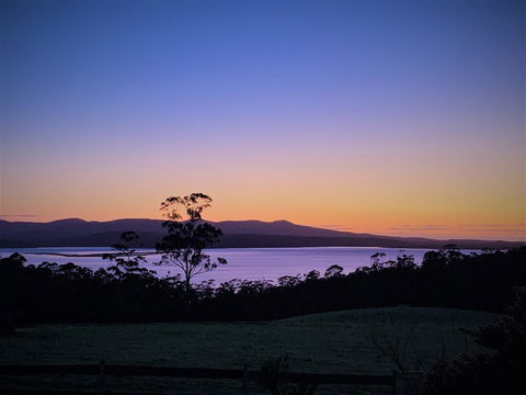 32 Zachary Drive Farm Stay Iconic Water Views - Holiday Adelaide 0