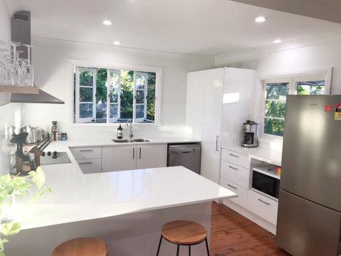 4 Bedroom House - Walk To Southbank - Holiday Adelaide 0