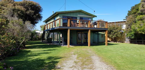 4 Bounty - Holiday Adelaide 0
