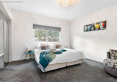 4 King Or 8 Single Beds WiFi, Netflix, Pet Friendly - Holiday Adelaide 1