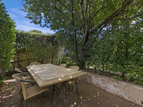40 Campbell - Holiday Adelaide 1