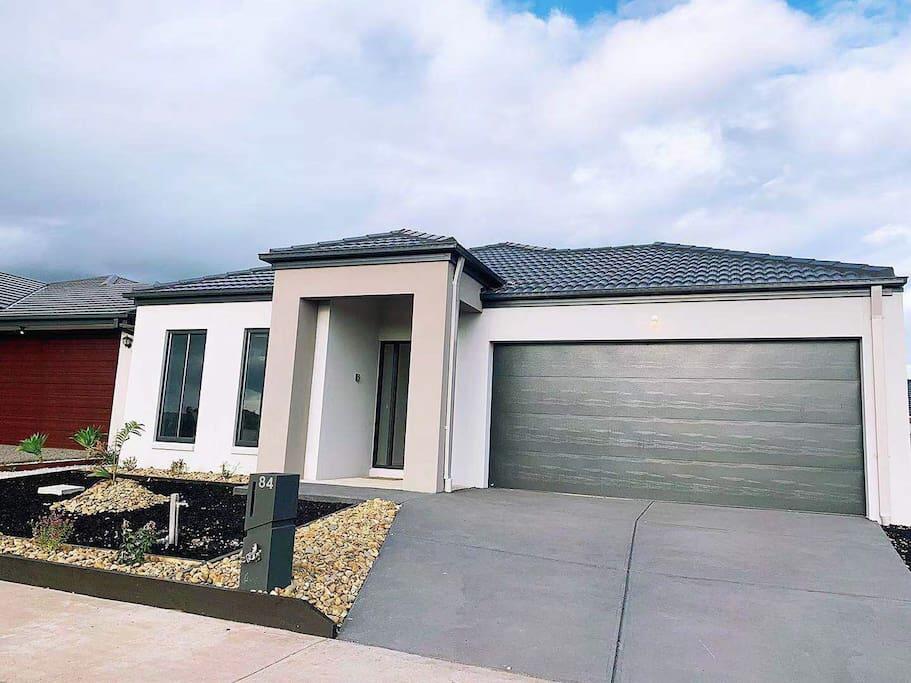 Tarneit VIC Holiday Adelaide