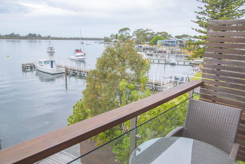 5 Knots Metung - Holiday Adelaide 2