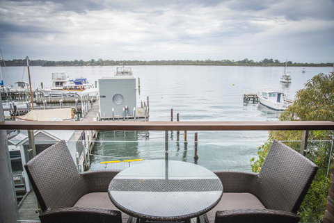 5 Knots Metung - Holiday Adelaide 3