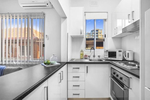 5 South Pacific 2 Bedrooms - Holiday Adelaide 1