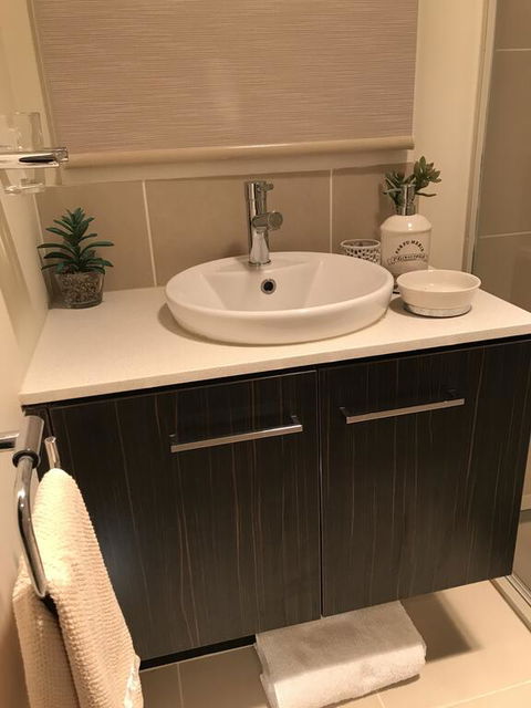 5 Star Room With Own Bathroom - Singles, Couples, Families Or Executives - Holiday Adelaide 3