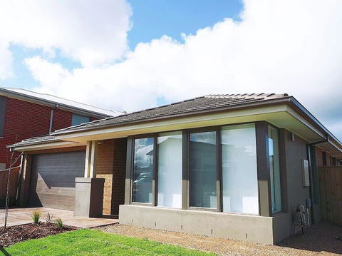 5Bed 2Bath Family House In Werribee - Holiday Adelaide 0