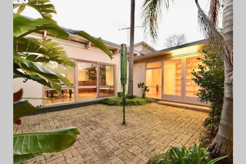 6 Bedroom Beautiful And Comfy Family House - Holiday Adelaide 3