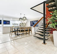 7 Bedroom Gold Coast Luxury Waterfront Home with Pool sleeps 20 - Holiday Adelaide