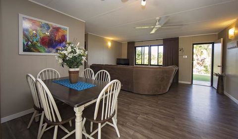 7 McNamara - Wongaling Beach - Holiday Adelaide 1