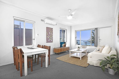 7 South Pacific Apartments - Holiday Adelaide 1