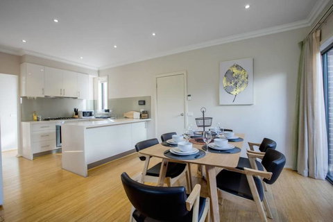 70, Greenbell Doncaster@4Bd3Bth, WestField, Freecarpa - Holiday Adelaide 1