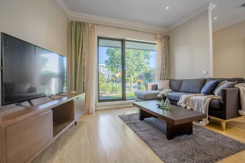 70, Greenbell Doncaster@4Bd3Bth, WestField, Freecarpa - Holiday Adelaide 0