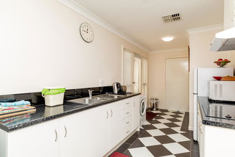 94Best Apartments - Holiday Adelaide 2
