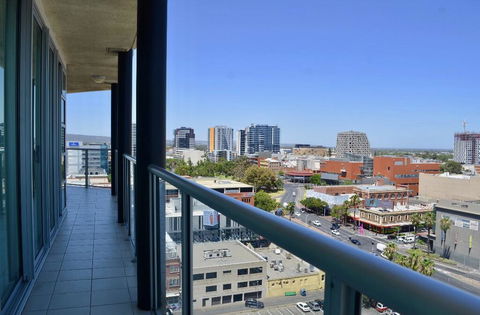 96 North Terrace Stylish Penthouse Apartment - Holiday Adelaide 3