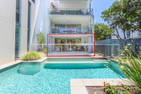 A Deluxe Swim Up - Drift Apartments South - Holiday Adelaide 0