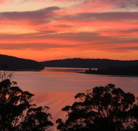 A Lakehouse Escape - Holiday Adelaide