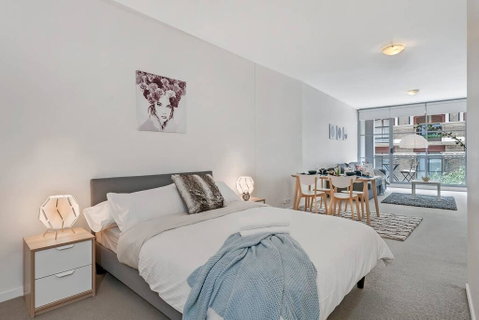 A Modern & Stylish Studio Near Darling Harbour - Holiday Adelaide 1