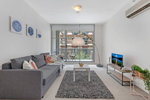 A Modern & Stylish Studio Near Darling Harbour - Holiday Adelaide 2
