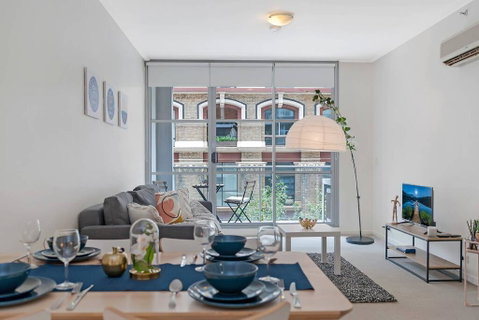 A Modern & Stylish Studio Near Darling Harbour - Holiday Adelaide 0
