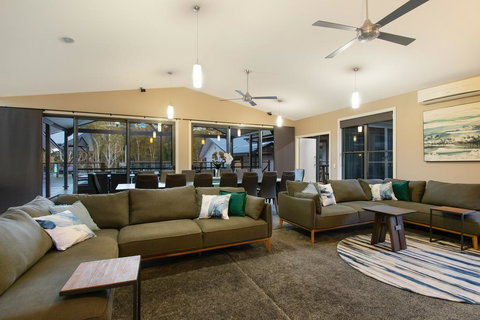 A PERFECT STAY - Lennox Unique Coastal Retreat - Holiday Adelaide 3