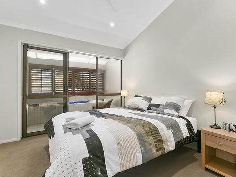 A Superb Location For Enjoying The Best Of Noosa - Unit 2/69 Noosa Parade - Holiday Adelaide 3