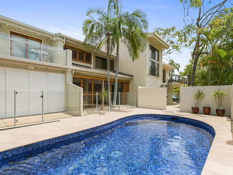 A Superb Location For Enjoying The Best Of Noosa - Unit 2/69 Noosa Parade - Holiday Adelaide 0