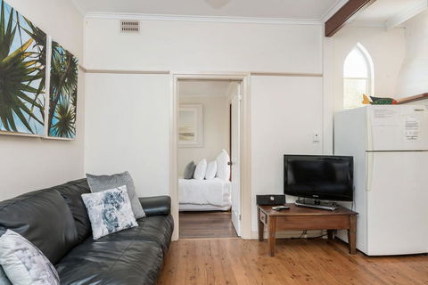 A SWEET ESCAPE - Byron Surf Cottage - Walk To Byron - Holiday Adelaide 2