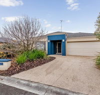 A TOUCH OF CLASS - PET FRIENDLY OUTSIDE ONLY - Holiday Adelaide