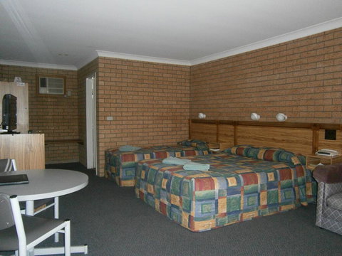 Aaron Inn Motel - Holiday Adelaide 1
