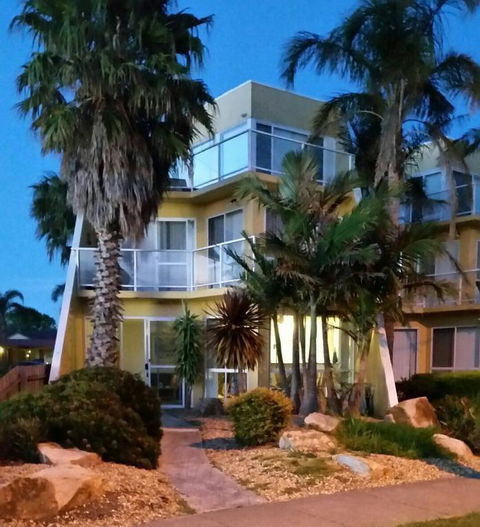 Abel Tasman On Esplanade - Holiday Adelaide 3