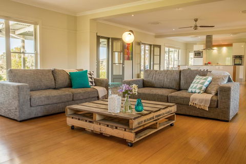 Abingdon House - Holiday Adelaide 1