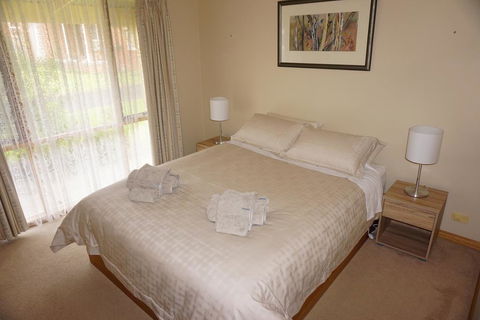 Abrigo Apartment - Holiday Adelaide 1
