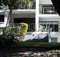 Absolute Beachfront - Mooloolaba - Holiday Adelaide