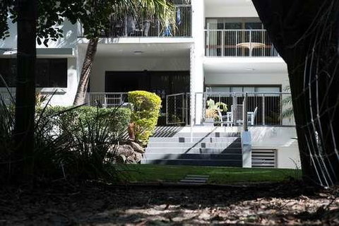 Absolute Beachfront - Mooloolaba - Holiday Adelaide 0