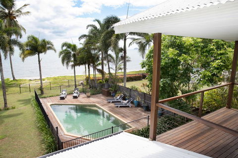 ABSOLUTE BEACHFRONT BLISS @ NEWELL BEACH - Holiday Adelaide 0
