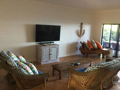 ABSOLUTE BEACHFRONT BLISS @ NEWELL BEACH - Holiday Adelaide 3