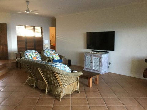 ABSOLUTE BEACHFRONT BLISS @ NEWELL BEACH - Holiday Adelaide 2