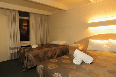Absolute Lakes Entrance Motel - Holiday Adelaide 1