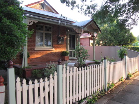 Acacia Cottage On Peel, Bathurst - Holiday Adelaide 1