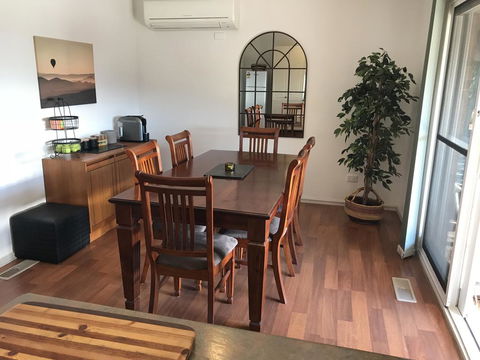 Acacia House - Central Healesville - Yarra Valley - Holiday Adelaide 2