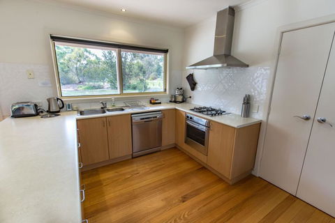 Acacia Lakehouse - The Lake At Your Doorstep - Holiday Adelaide 2
