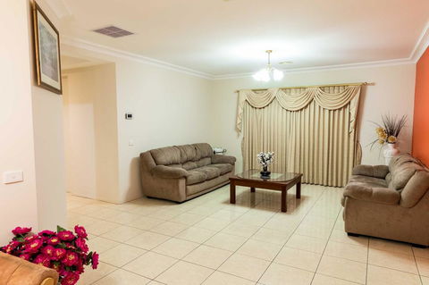 Accommodation At Melbourne - Holiday Adelaide 1