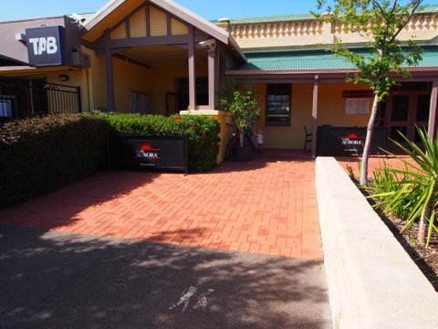 Dongara Hotel Motel - Holiday Adelaide 0
