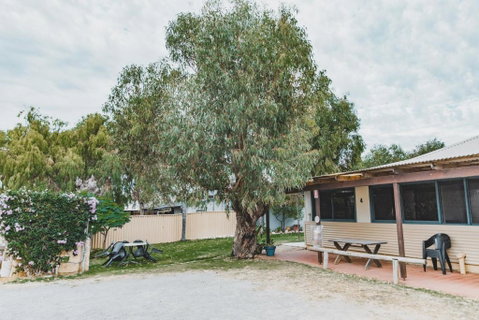 Dongara Hotel Motel - Holiday Adelaide 3