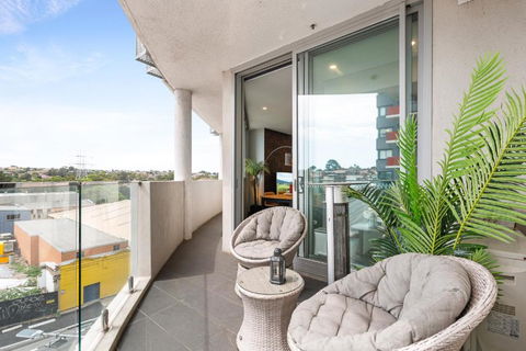 Elegant 1-Bed By Riverside Park & Amenities - Holiday Adelaide 4