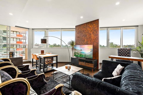 Elegant 1-Bed By Riverside Park & Amenities - Holiday Adelaide 0
