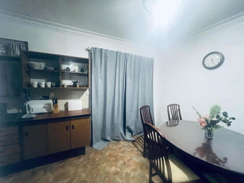 Elegant And Spacious Home + Gym - Holiday Adelaide 2