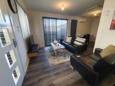 Entire 2br, Hideaway - Holiday Adelaide 4